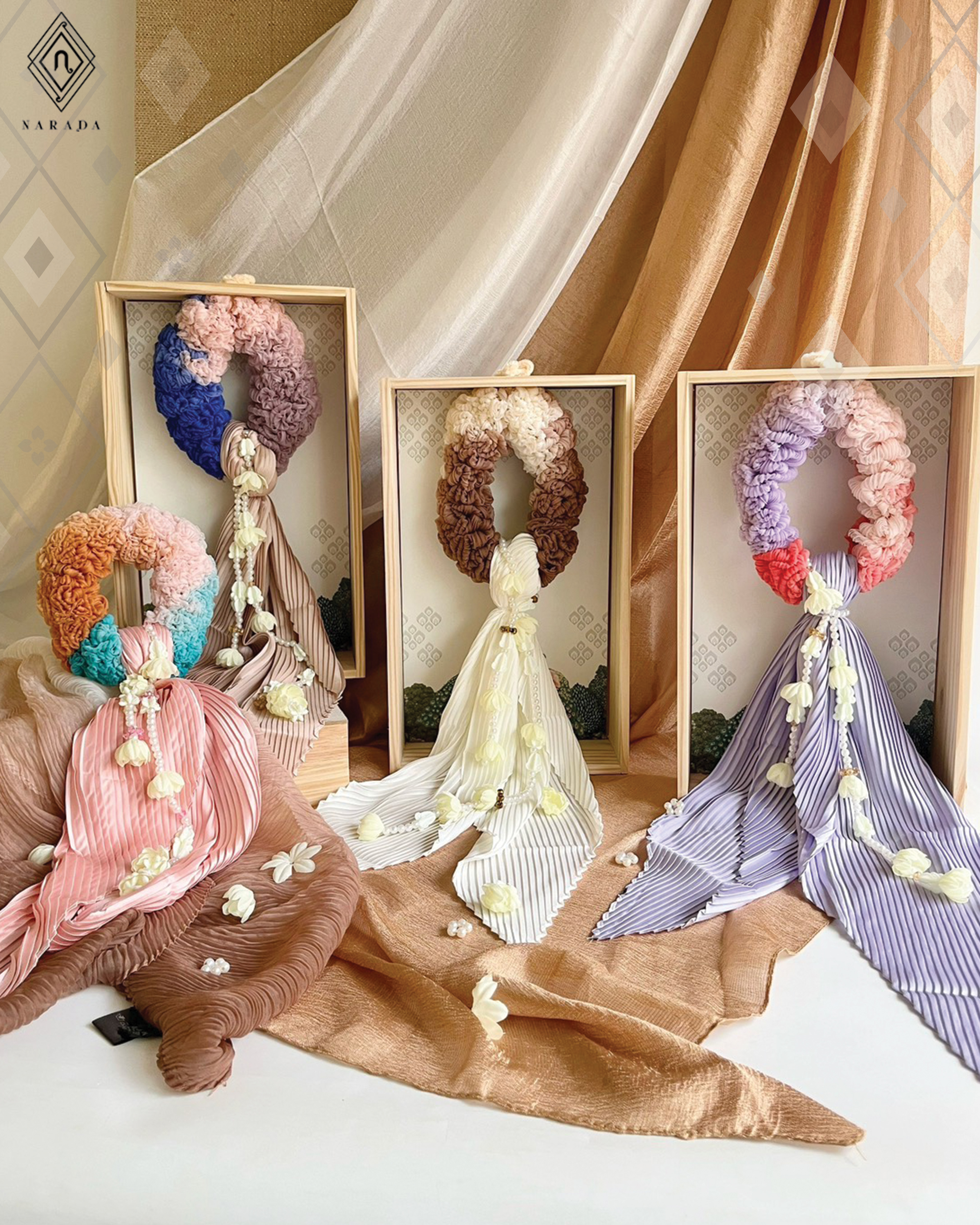 Thai-style Pleated Chiffon and Satin Fabric Garland in Alternating Colors - MS37