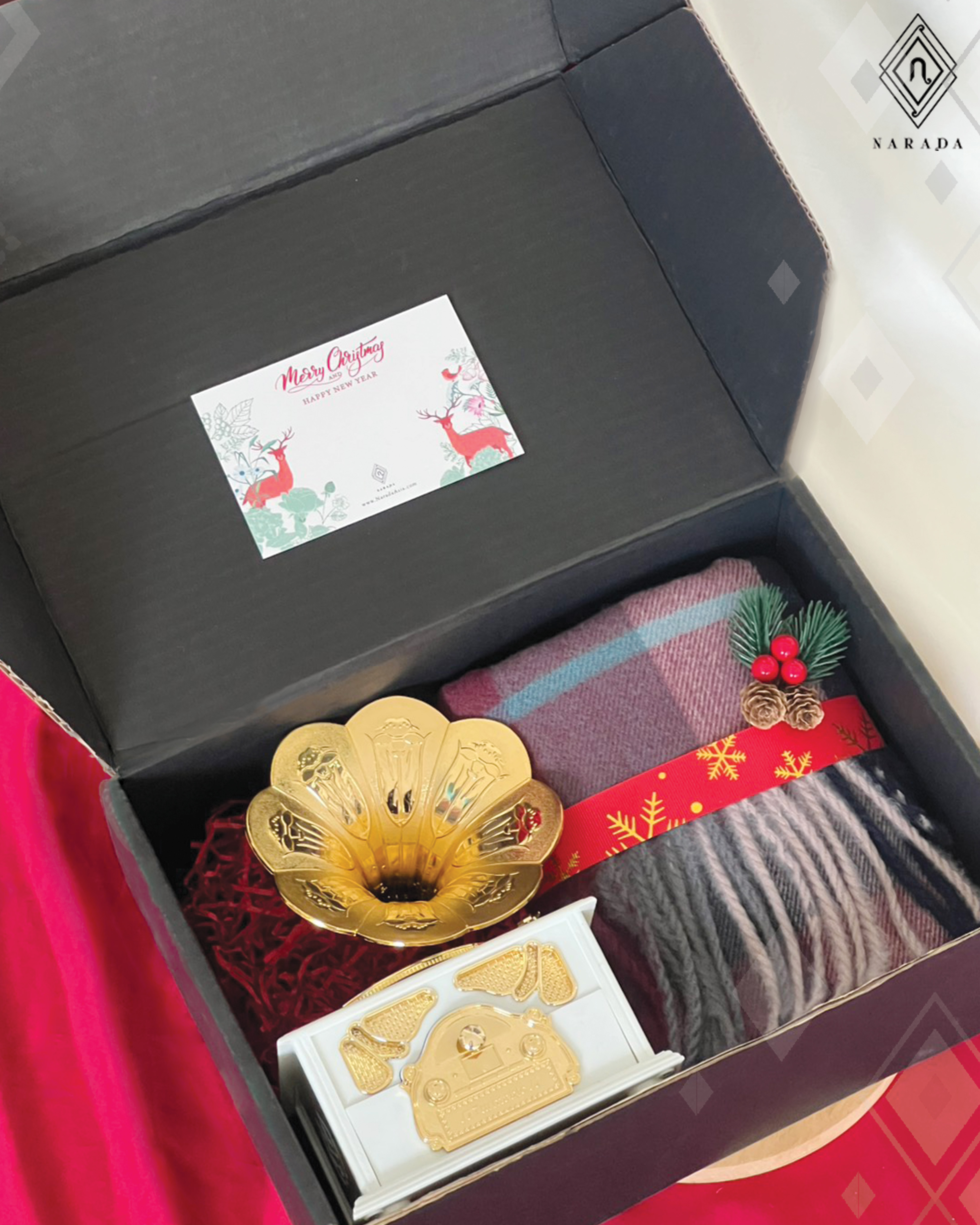 ผ้าคลุมไหล่แคชมีน่ากับกล่องดนตรี - TT174