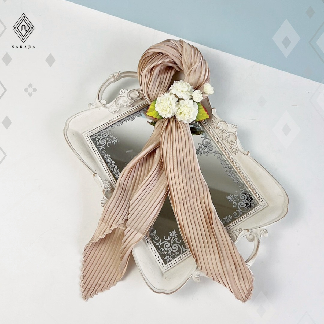 มาลัยวันแม่ มาลัยผ้าอัดพลีทล้อมดอกมะลิ ของขวัญวันแม่ MS12