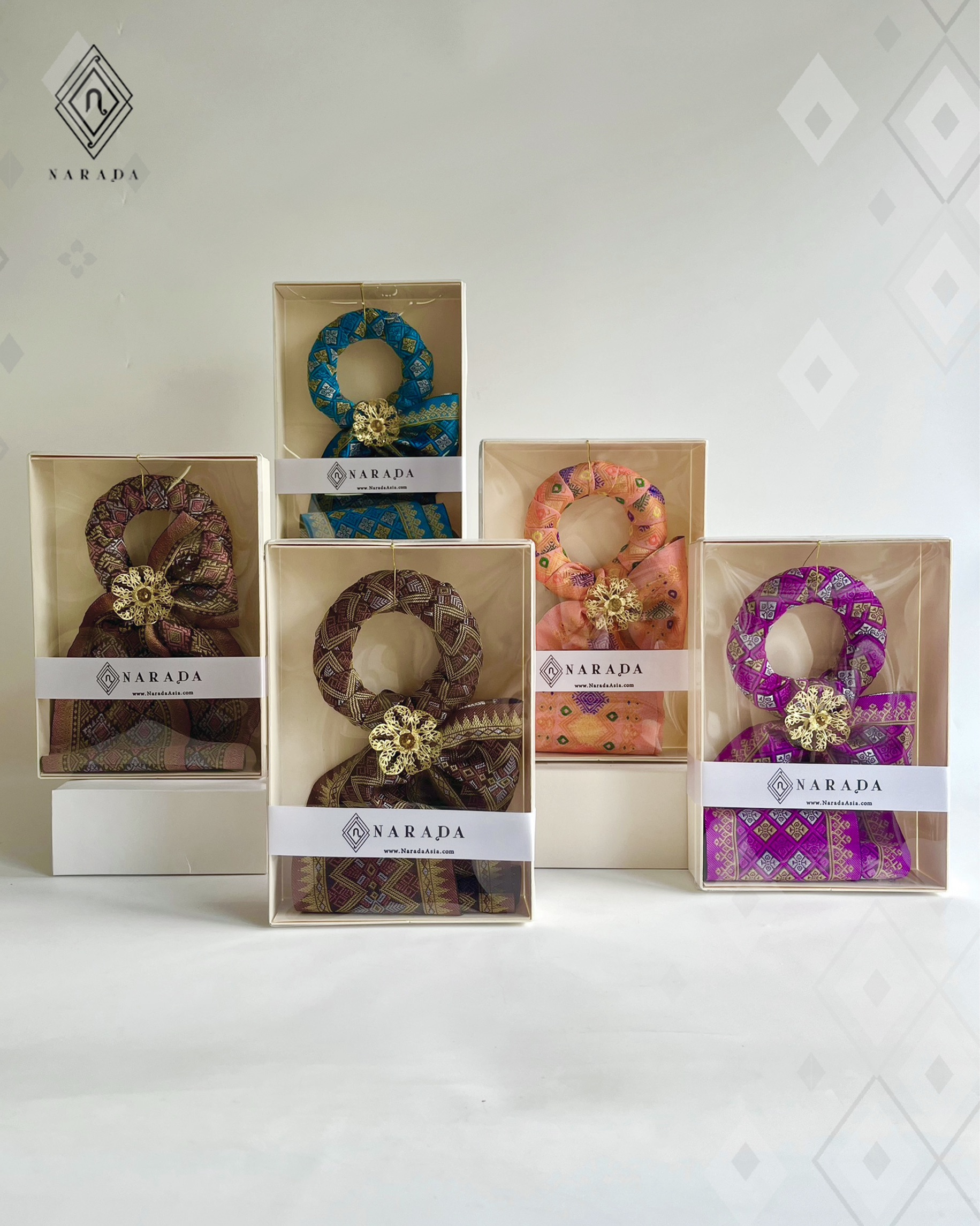 ของที่ระลึกไทยไทย มาลัยผ้าสไบจก TM07