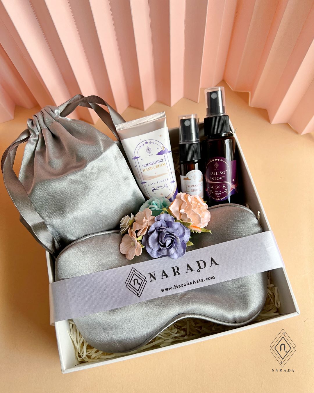 SB06 เซ็ทของขวัญสปา อโรม่า ที่ปิดตา / Hand Cream / Room Spray และ Pillow Mist