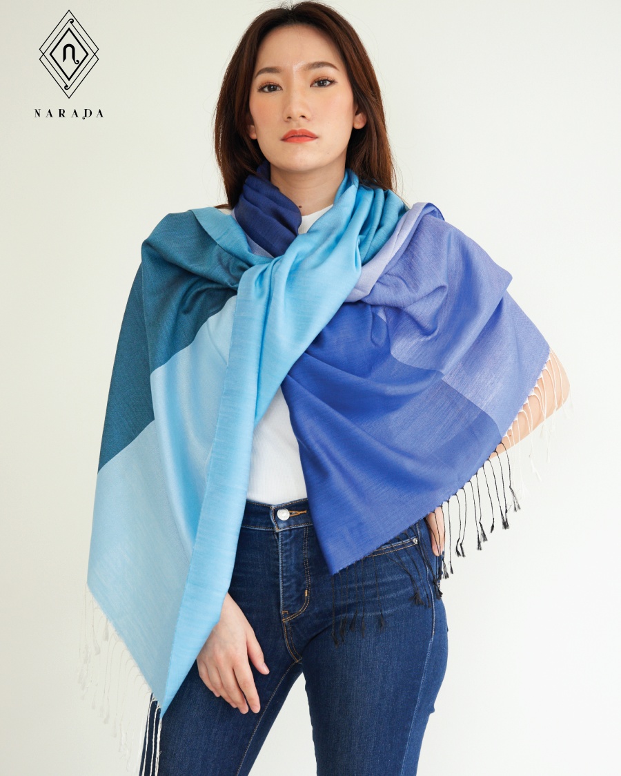 Scarf and Shawl_Titra 4 color : Blue and Sky